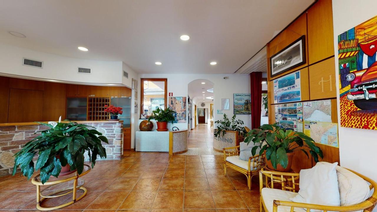 Hotel Zunino Spotorno Esterno foto