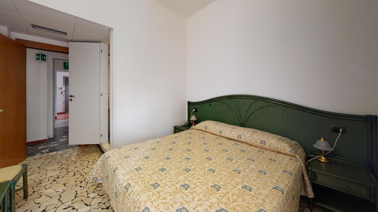 Hotel Zunino Spotorno Esterno foto