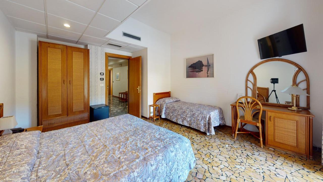Hotel Zunino Spotorno Esterno foto