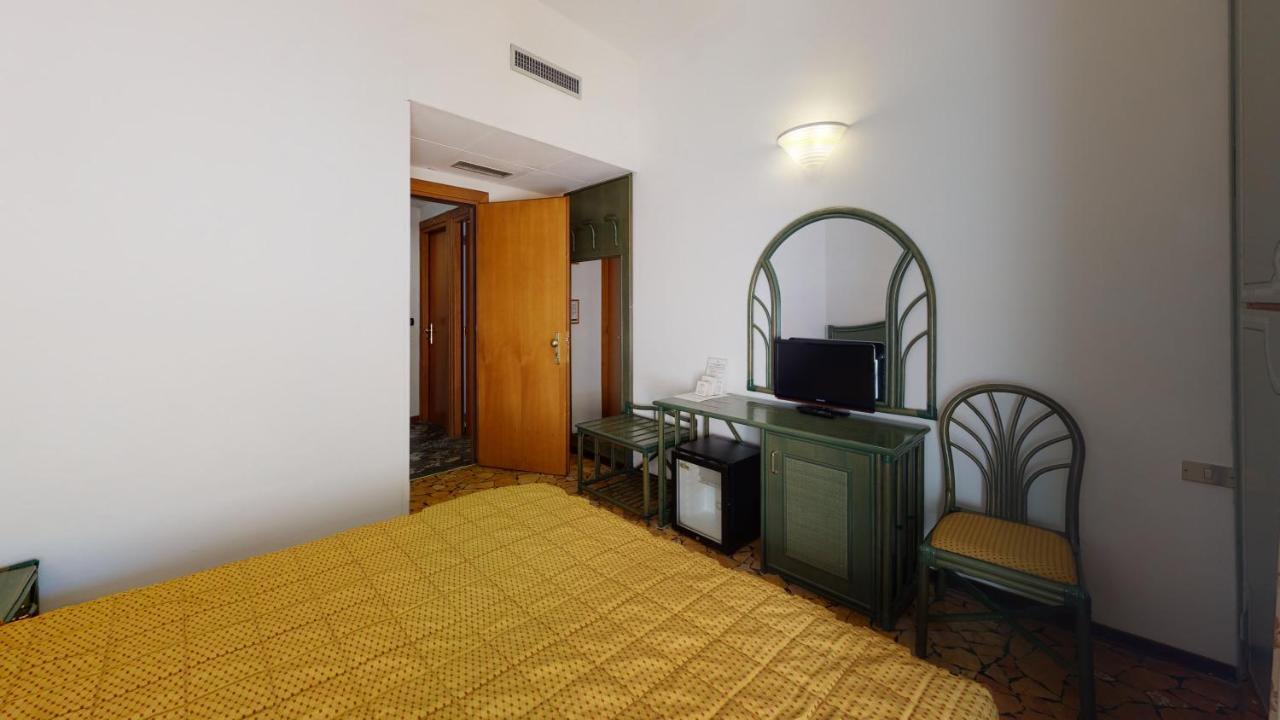 Hotel Zunino Spotorno Esterno foto