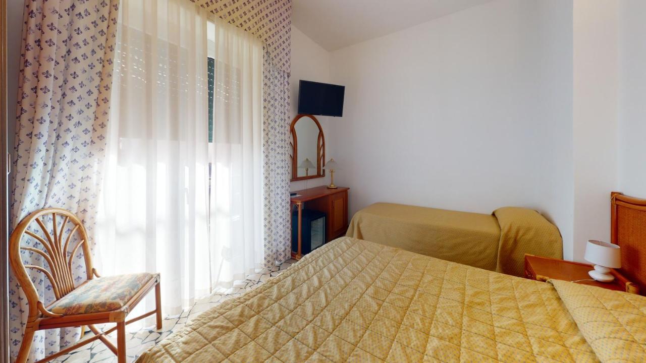 Hotel Zunino Spotorno Esterno foto