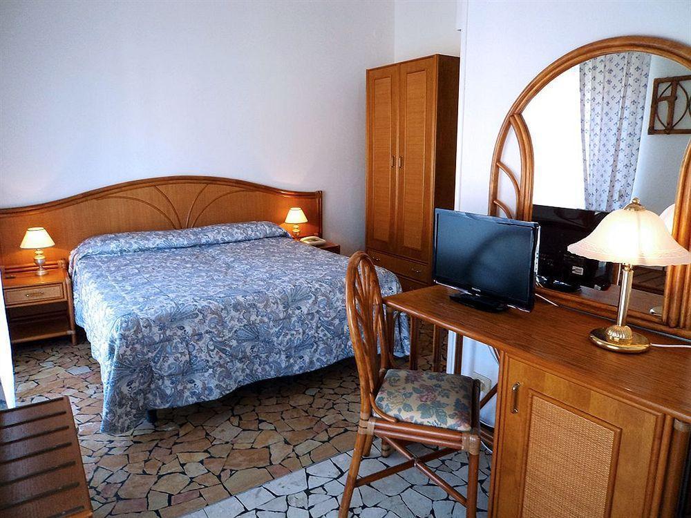 Hotel Zunino Spotorno Esterno foto