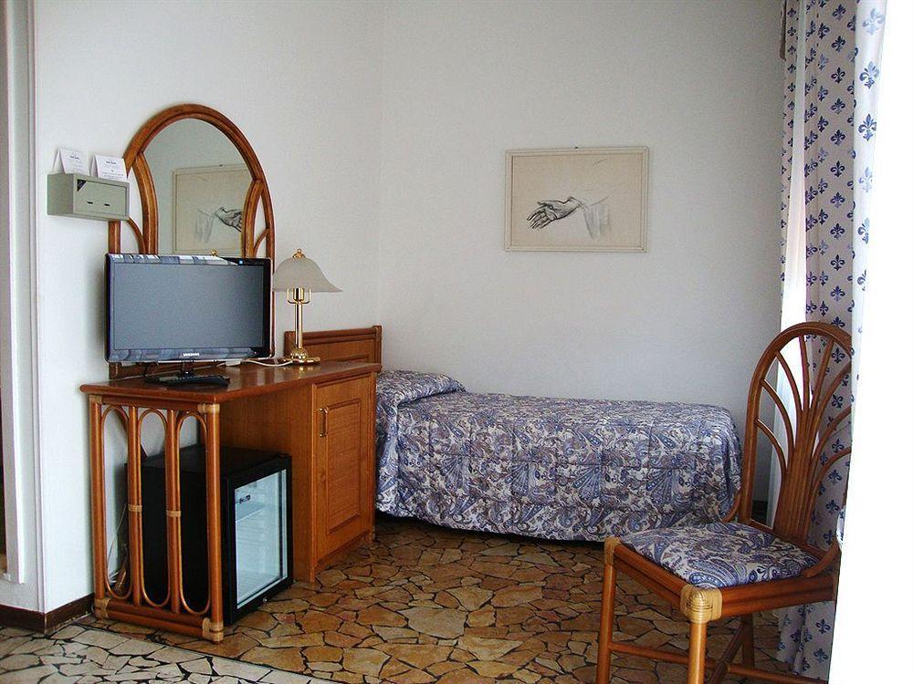 Hotel Zunino Spotorno Esterno foto